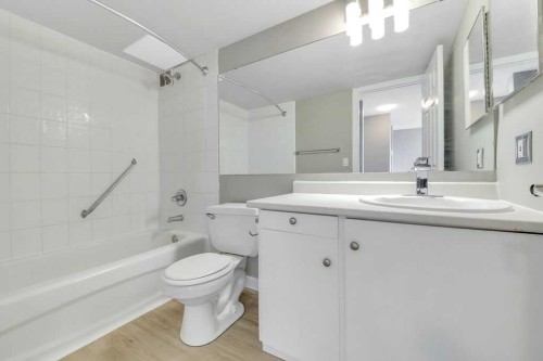207-4820 47 Avenue, Red Deer, AB - Indoor Photo Showing Bathroom