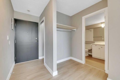 207-4820 47 Avenue, Red Deer, AB - Indoor