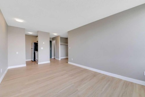 207-4820 47 Avenue, Red Deer, AB - Indoor Photo Showing Other Room