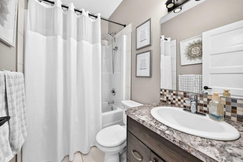 146 Morris Court, Blackfalds, AB - Indoor Photo Showing Bathroom