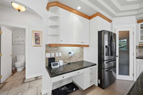 25 Ashmore Close, Red Deer, AB - Indoor Photo Showing Kitchen