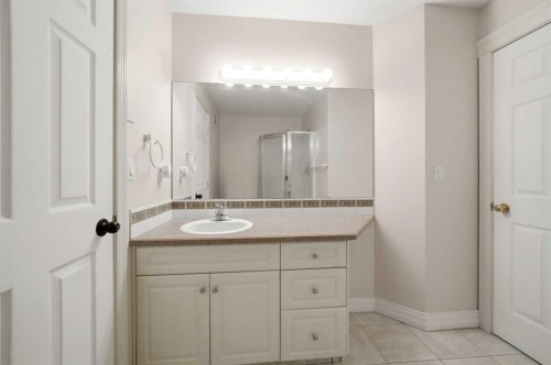 25 Ashmore Close, Red Deer, AB - Indoor Photo Showing Bathroom