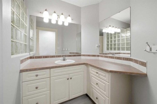 25 Ashmore Close, Red Deer, AB - Indoor Photo Showing Bathroom