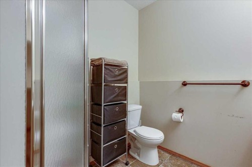 44 Osler Crescent, Red Deer, AB - Indoor Photo Showing Bathroom