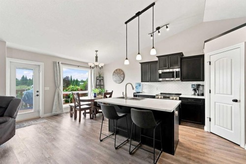 186 Robinson Avenue, Penhold, AB 