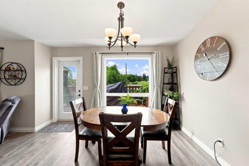 186 Robinson Avenue, Penhold, AB 