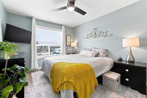 186 Robinson Avenue, Penhold, AB 