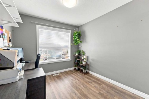 186 Robinson Avenue, Penhold, AB 
