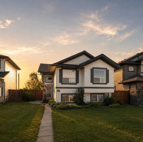 186 Robinson Avenue, Penhold, AB 