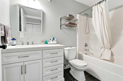 186 Robinson Avenue, Penhold, AB 