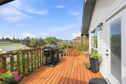 186 Robinson Avenue, Penhold, AB 