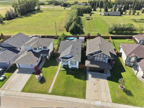 186 Robinson Avenue, Penhold, AB 
