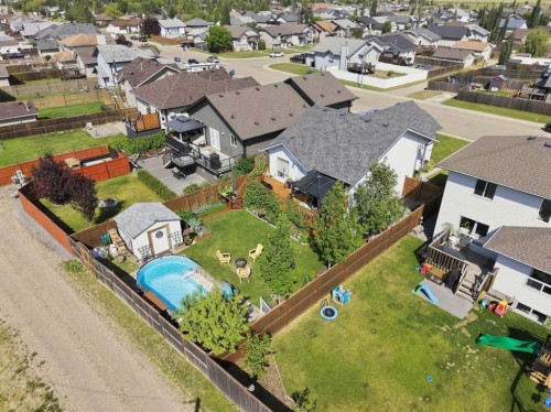 186 Robinson Avenue, Penhold, AB 