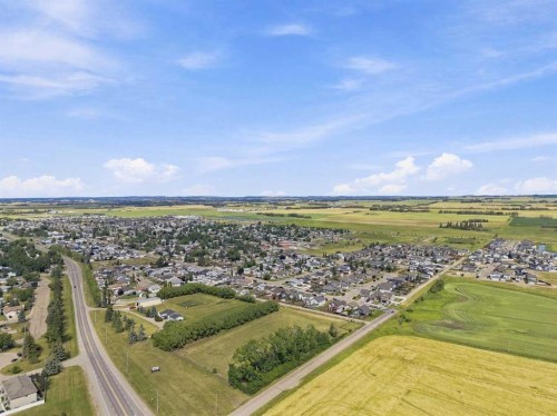 186 Robinson Avenue, Penhold, AB 
