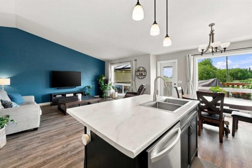 186 Robinson Avenue, Penhold, AB 