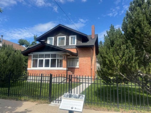 4736 56 Street, Red Deer, AB - Outdoor