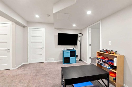 27 Golden Crescent, Red Deer, AB - Indoor Photo Showing Other Room