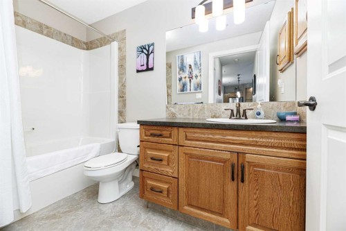 109-5213 61 Street, Red Deer, AB - Indoor Photo Showing Bathroom