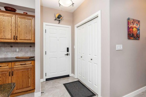 109-5213 61 Street, Red Deer, AB - Indoor Photo Showing Other Room