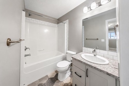 66 Ranchers Close, Lacombe, AB - Indoor Photo Showing Bathroom