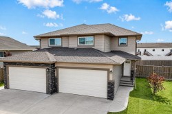 66 Ranchers Close  Lacombe, AB T4L 0H9