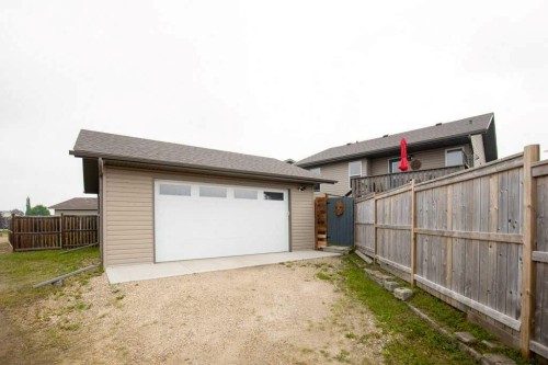 10 Hansen Close, Sylvan Lake, AB 