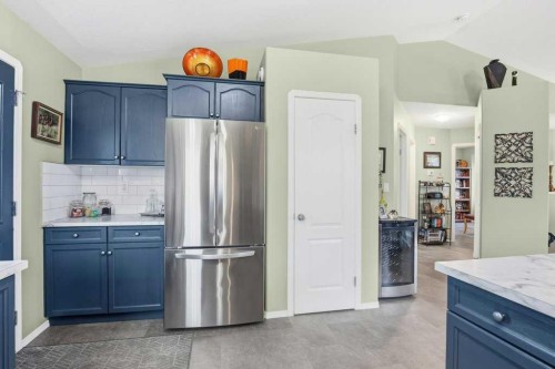 10 Hansen Close, Sylvan Lake, AB 