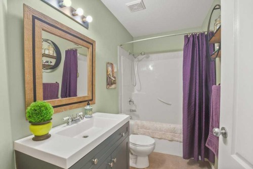 10 Hansen Close, Sylvan Lake, AB 