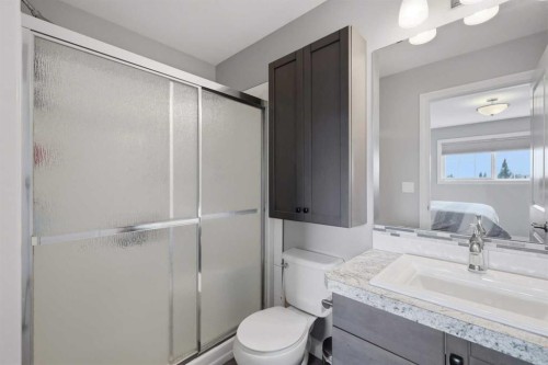 64 Henderson Crescent, Penhold, AB - Indoor Photo Showing Bathroom