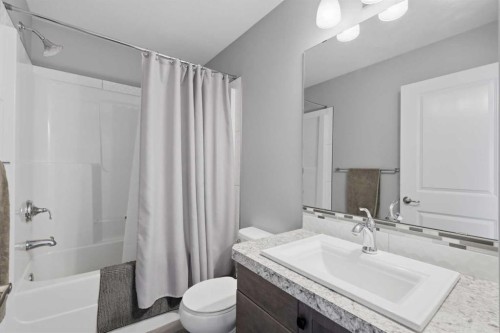 64 Henderson Crescent, Penhold, AB - Indoor Photo Showing Bathroom