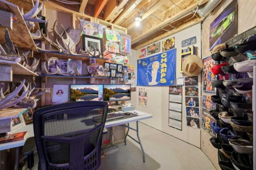 64 Henderson Crescent, Penhold, AB - Indoor With Storage