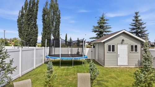 64 Henderson Crescent, Penhold, AB - Outdoor