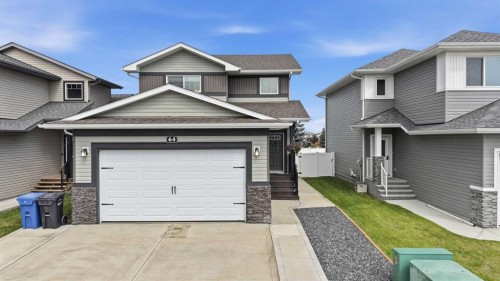 64 Henderson Crescent, Penhold, AB - Outdoor