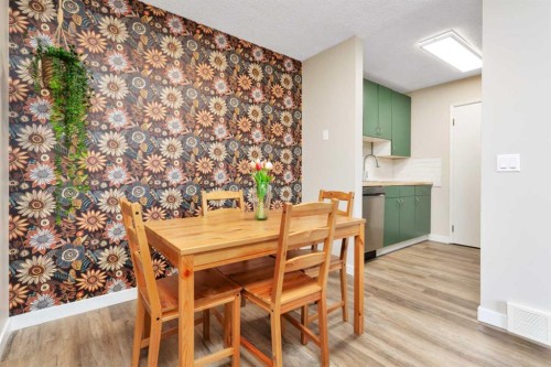 A-5946 45 Avenue, Lacombe, AB - Indoor Photo Showing Dining Room