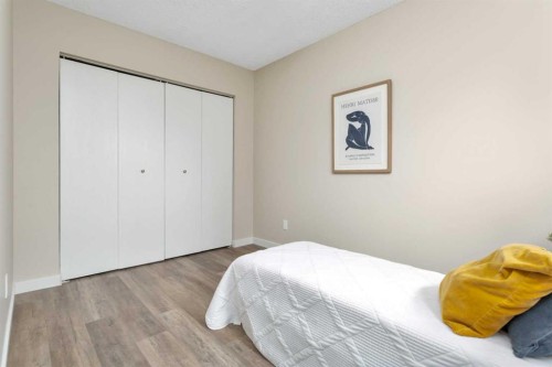 A-5946 45 Avenue, Lacombe, AB - Indoor Photo Showing Bedroom