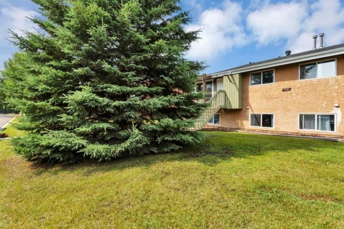 A-5946 45 Avenue, Lacombe, AB - Outdoor