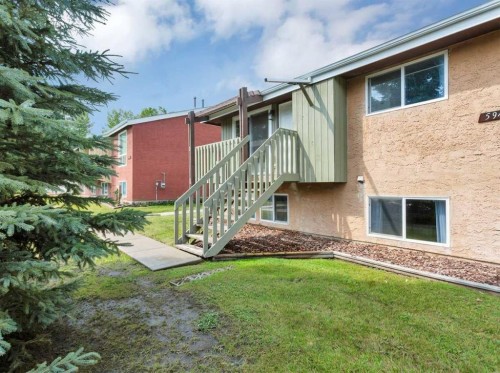 A-5946 45 Avenue, Lacombe, AB - Outdoor With Exterior