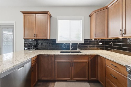 62 Traptow Close, Red Deer, AB - Indoor Photo Showing Kitchen