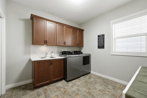 62 Traptow Close, Red Deer, AB - Indoor Photo Showing Laundry Room