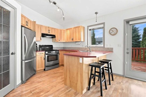 132 Downing Close, Red Deer, AB - Indoor Photo Showing Kitchen