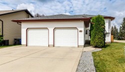110 Newton Drive  Penhold, AB T0M 1R0