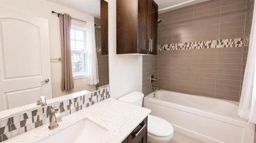 78 Cranarch View Se, Calgary, AB - Indoor Photo Showing Bathroom