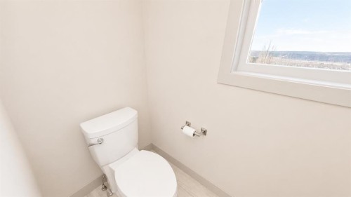 78 Cranarch View Se, Calgary, AB - Indoor Photo Showing Bathroom
