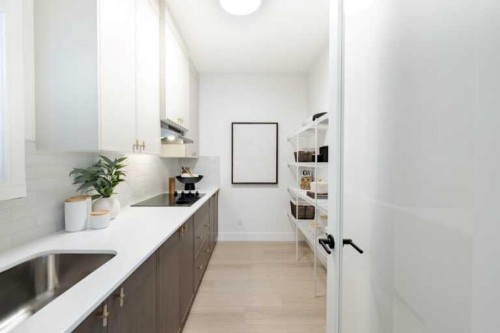 43 Marmot Grove Nw, Calgary, AB - Indoor Photo Showing Kitchen