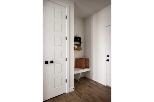 47 Marmot Grove Nw, Calgary, AB - Indoor Photo Showing Other Room