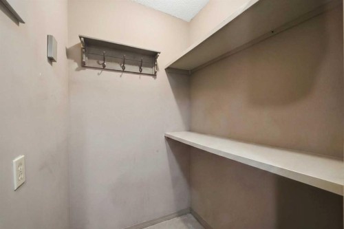 305-19 Bennett Street, Red Deer, AB - Indoor Photo Showing Other Room