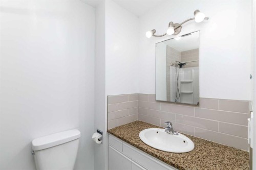 27 Martin Close, Red Deer, AB - Indoor Photo Showing Bathroom