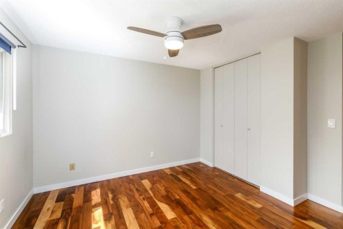 27 Martin Close, Red Deer, AB - Indoor Photo Showing Other Room