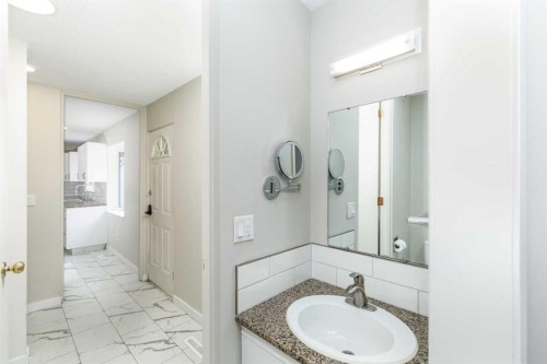 27 Martin Close, Red Deer, AB - Indoor Photo Showing Bathroom