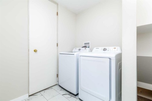 27 Martin Close, Red Deer, AB - Indoor Photo Showing Laundry Room